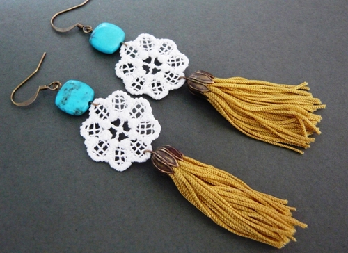 French, living in Marseille, creating jewelry