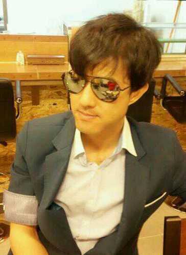 2seobin's profile picture. 서울, 강남, 삼성동, sing a song writer, 작곡가, 작사가, 가수..... 운동, 영화, 여행 좋아하구요  저니, 시카고, 퀸, 스콜피온즈 좋아하고 사랑이란 단어를 젤 좋아합니다.^^