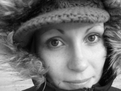 DHT of 4 small rural schools. Mum of 2 beautiful girls. Wife. Gin lover. Book and English lover.