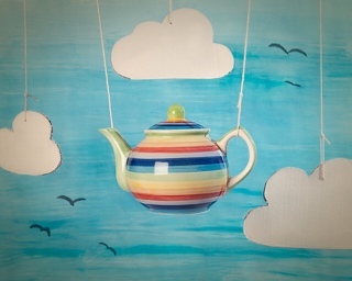 LoveAndTeapots's profile picture. Learning to be normal and to get better.