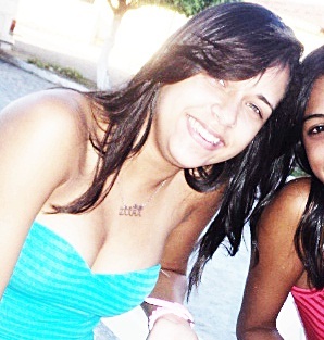 Ela é novinha chique , ela é toda patricinha ♫