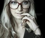 Gadget Lovers! A Journalist, Romantic Woman