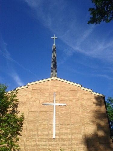 We are a vibrant parish that believes in sharing our stories & God's stories as we join together to embody the kingdom. All are welcome!  314-576-5502