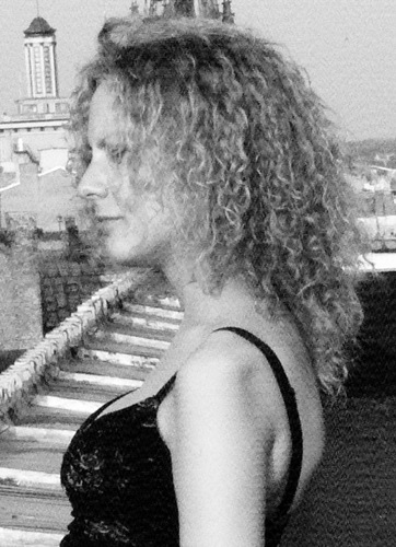 dy_sm's profile picture. Capturing Images