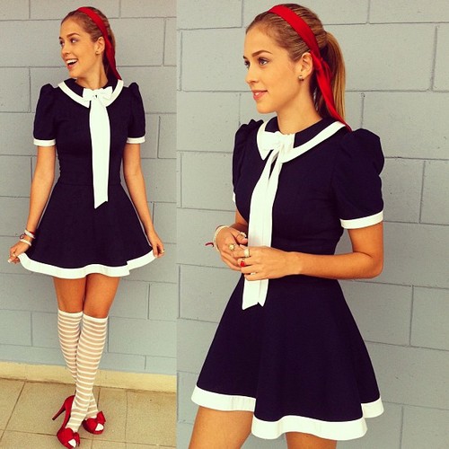 Rebelde chegou a minha vez
O que sou, ninguém vai mudar
É desse jeito que vou levar
A vida passa não tem como controlar(8)
Sou Rebelde e vc??