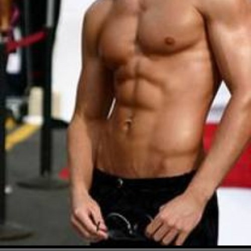 JoHANDSOMfacts's profile picture. Everything joHOTsenized 3