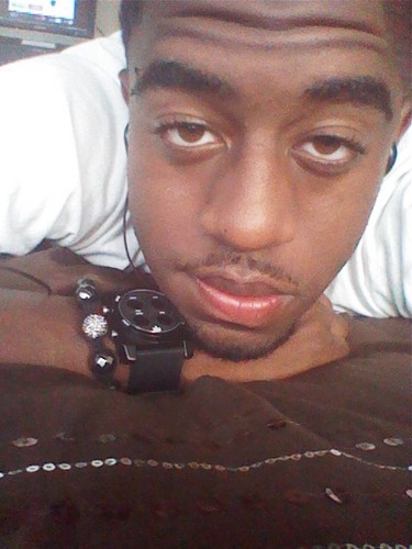 #WealthGang #TeamFollowBack #TeamPisces .Laid.Back.Nigga | When life sucks i sit back & enjoy the head : ) | & @Yummie_ is my Twitter Wife!