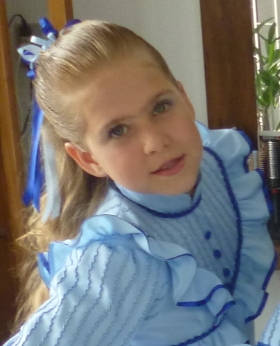 Gremista,11 anos,querida,amiga,feliz,loira,dançarina :D