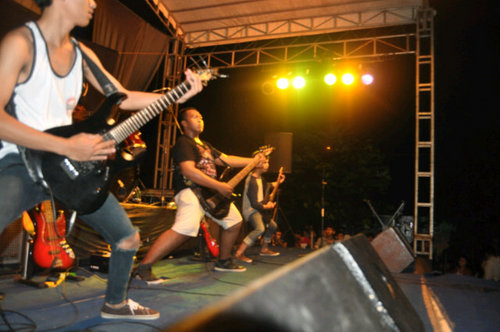 Fiswiclara's profile picture. Official Twitter of FIRST STORY WITH CLARA. Member: @HaddySptr @fachriaburizal @ErwinQwil @mochrere @Nugrahamitch @chocolattoos boking: 081315362593