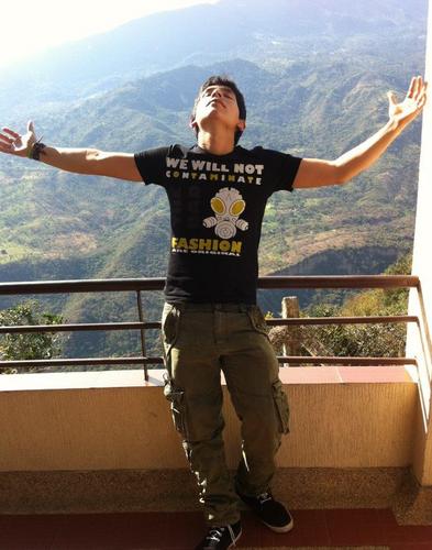 CrizsYouNg's profile picture. Sirvo para vivir, vivo para servir.