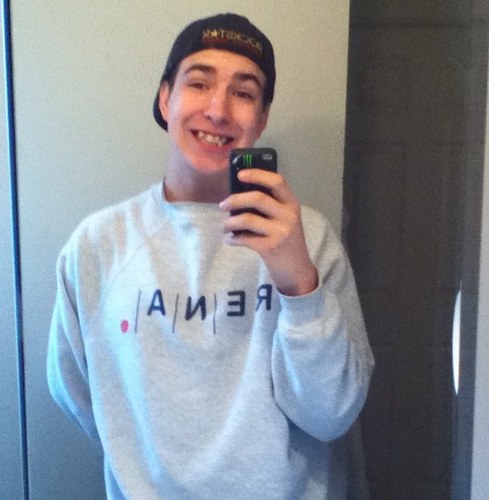 whitehwak96's profile picture. 4:20