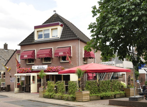 Welkom bij Restaurant Bonebo. Laat u verrassen door onze internationale gerechten met o.a. Balkan-, kip- en grillspecialiteiten. Ook vegetarisch en afhalen!