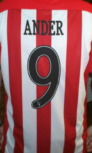 Profesor de Historia y tutor de mentes inquietas. Historiador,  masterizado³ y Athleticzale, de la capital del mundo, Bilbao.