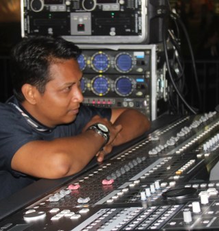 zouliezool's profile picture. 