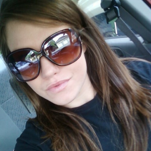 lilnene's profile picture. Born in Florida, lived in Bama, ended up in Hawaii.