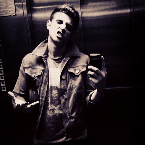 Fc  Dedicado para meu lindo  (@ChayLeao) esse twitter é para todos que admira o chay e que gosta muito dele como eu ....