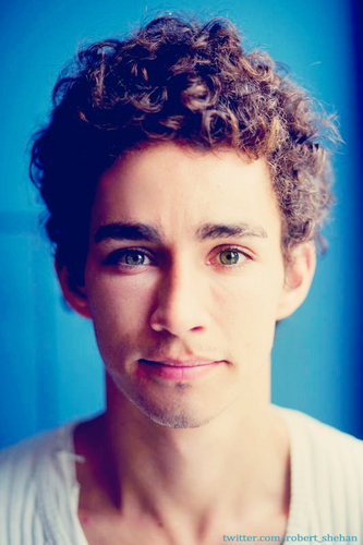 Let's go Cranking 'til Crymax!
 |not official twitter| ONLY #RobertSheehan related tweets!
Appreciate every RT! Ask anything! #SHEEFAM
Personal @Cat_Heroine