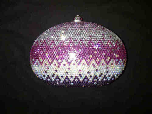 The right place to search for your evenings SPARKLE! Sells swarovski crystal bags. Based in the UAE. Ships worldwide. Email us on: black_orchid12@hotmail.com