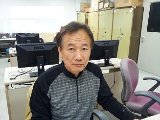 녹색연대대표, 시민사회운동가 이면서 사회참여형 목회자, 녹색작가이면서 자유기고가, 강의와 발표 그리고 주례, 사회자입니다. 자연 태평 자급농 과 동물보호운동 그리고 학벌 내세우지 않는 사회만들어가는 운동도 하고 있습니다.