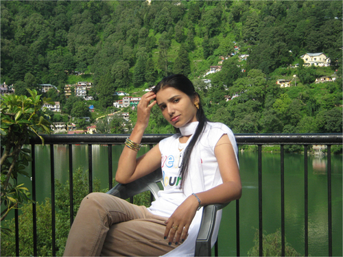 HumaKhan10's profile picture. 