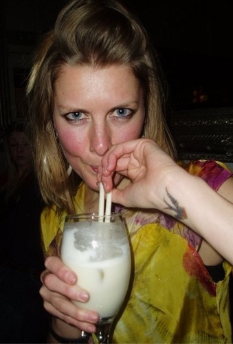 Deputy Fashion Editor, loves lazy sunday mornings, cups of tea, sunshine & SHOES!!!