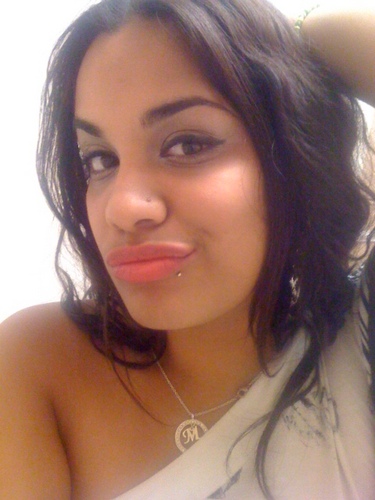 MarggLaCubanita's profile picture. Una mujer debe saber como seguir su camino sin nadie que la impulse, Poque no se puede regresar y comenzar de nuevo pero si se puede cambiar el final