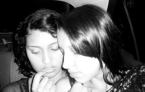 Chata, irritante, ciumenta e feia (: