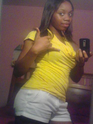 #Team short #Team swaqq #Team HANDS #Team holdin it dwn #Team tookie #Team mainLadiee #Team RealTweet Shxt ( : #Team followe mee .