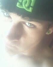 Ninguém pagou minhas contas
Ninguém enxugou minhas lágrimas
Ninguém viveu minha vida
Ninguém escreveu minhas páginas