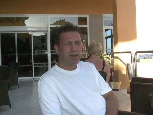 robclarke91's profile picture. 