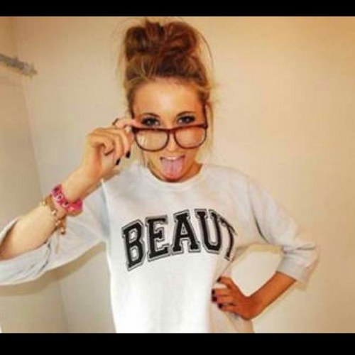 SmartTeenQuotes's profile picture. I'm a girl that doesn't smoke, drink, or party every weekend. I don't sleep around or cause drama for attention. Yes, we still exist! :)