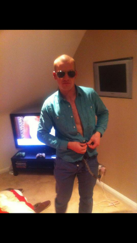 garethlloyd92's profile picture. work.play.party