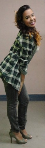 15 anos, amo gominhas. Sagitariana, amo de tudo um pouco, prazer Claudinha  =)