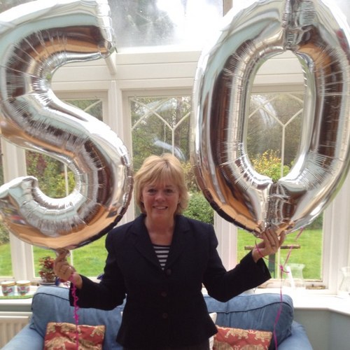 Melny_Tweets's profile picture. 