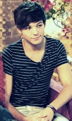 I'm a brunette girl,I have brown eyes,I luv One Direction and if u follow TX! Ur the best!.(Just ask for a follow back) :)xoxo