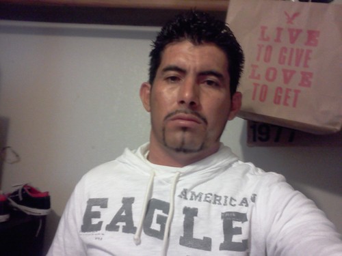 UN POCO DE MI MEGUSTA LA MUSICA GRACIAS A DIOS TENGO MI BUEN TRABAJO Y MI ROPA FAVORITA ES AMERICAN EAGLE HOLLISTER Y AÉROPOSTALE FAN DEL REAL MADRID