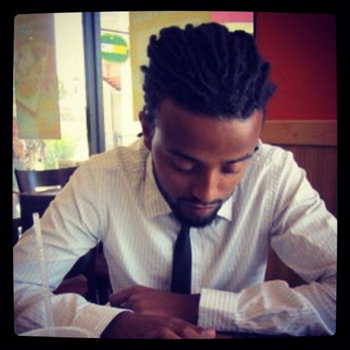 eyoal19's profile picture. 