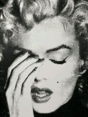 BrokenReasons's profile picture. a young lady living with Heartache