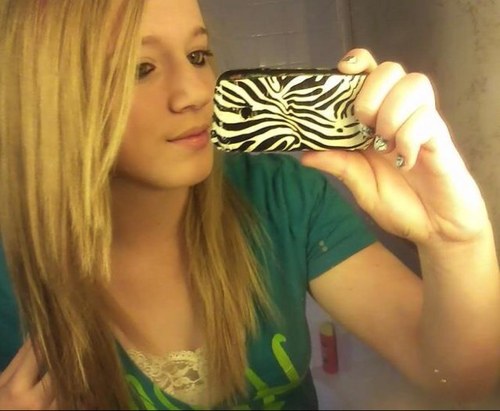 BellaBaby2cute's profile picture. See that follow button right there?? Click it :)
My names Bella. I haven't amounted to much and I don't plan to, but I still have my dreams. #TeamFollowBack