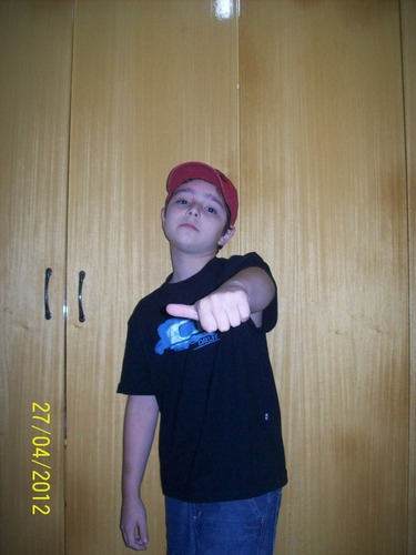 Tenho 10 Anos,Me Segue Que Eu Sigo De Volta E Te Indico No Meu Twitter,Se Eu Não Seguir De Volta é Por Que Eu Não Vi Mais Eu Sigo De Volta Ok.