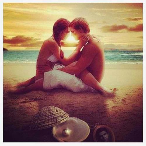 How many times would Josh Hutcherson kiss Jennifer Lawrence? #TeamPeeniss #TeamClato