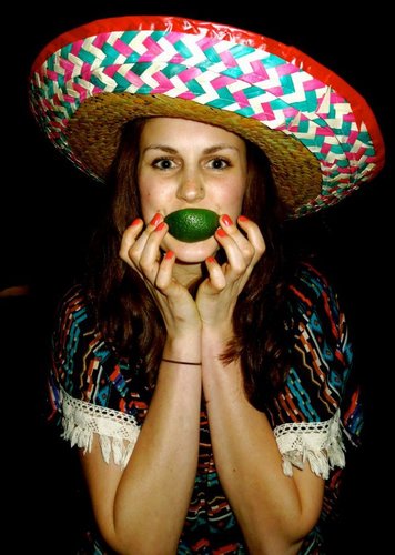Loves: chocolate, cats, thai food, softlips, fuzzy socks, and sunshine Hates: chatard, slow drivers, and writing essays