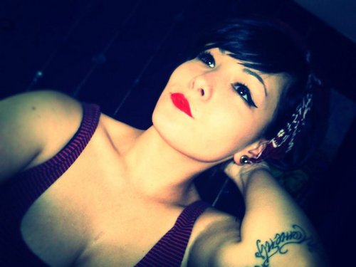 WestCoastXinese's profile picture. A las perras envidiosas las golpeo con el talón.