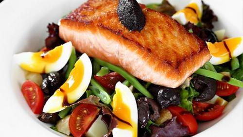 Trying to lose weight by eating healthy, good food.   SW: 118 GW: 110     5'5  Dukan diet, my way.