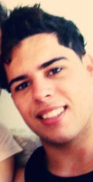 Botam barreiras no caminho mais sou persistente,posso cai mais me levanto e sigo em frente. Eu levo a vida e não so levado por ela,So vc sabe uq é melhor pra vc