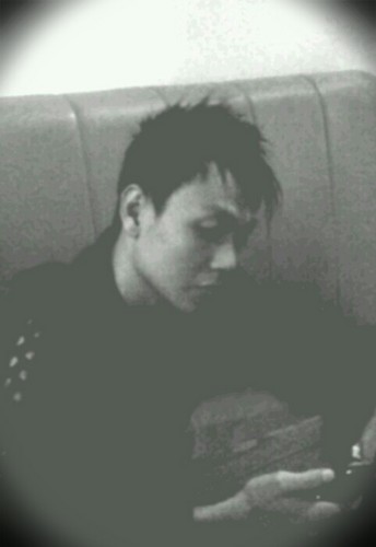 bobby_pianoboy's profile picture. My way of living... Differs me to others... :)