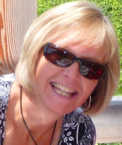 SuRobertson5's profile picture. Hi - I changed my handle.  Please send tweets to SuRobertson5 now!  Thanks