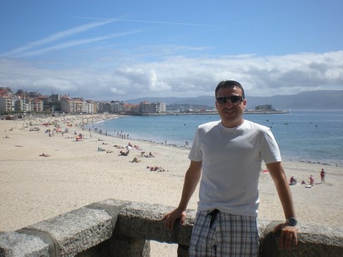 esanzru's profile picture. 