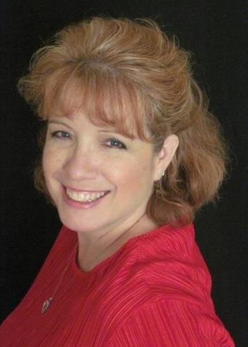 Master connector. Fanatical supporter of small businesses. Wife. Mother. Sister. Friend.