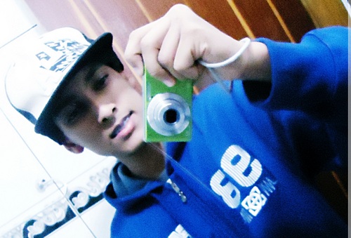 Desde 1997 , [ 14 anos ] , Paulistano e estudante os esquecidos lembram de mim porque eu lembro dos esquecidos ! *